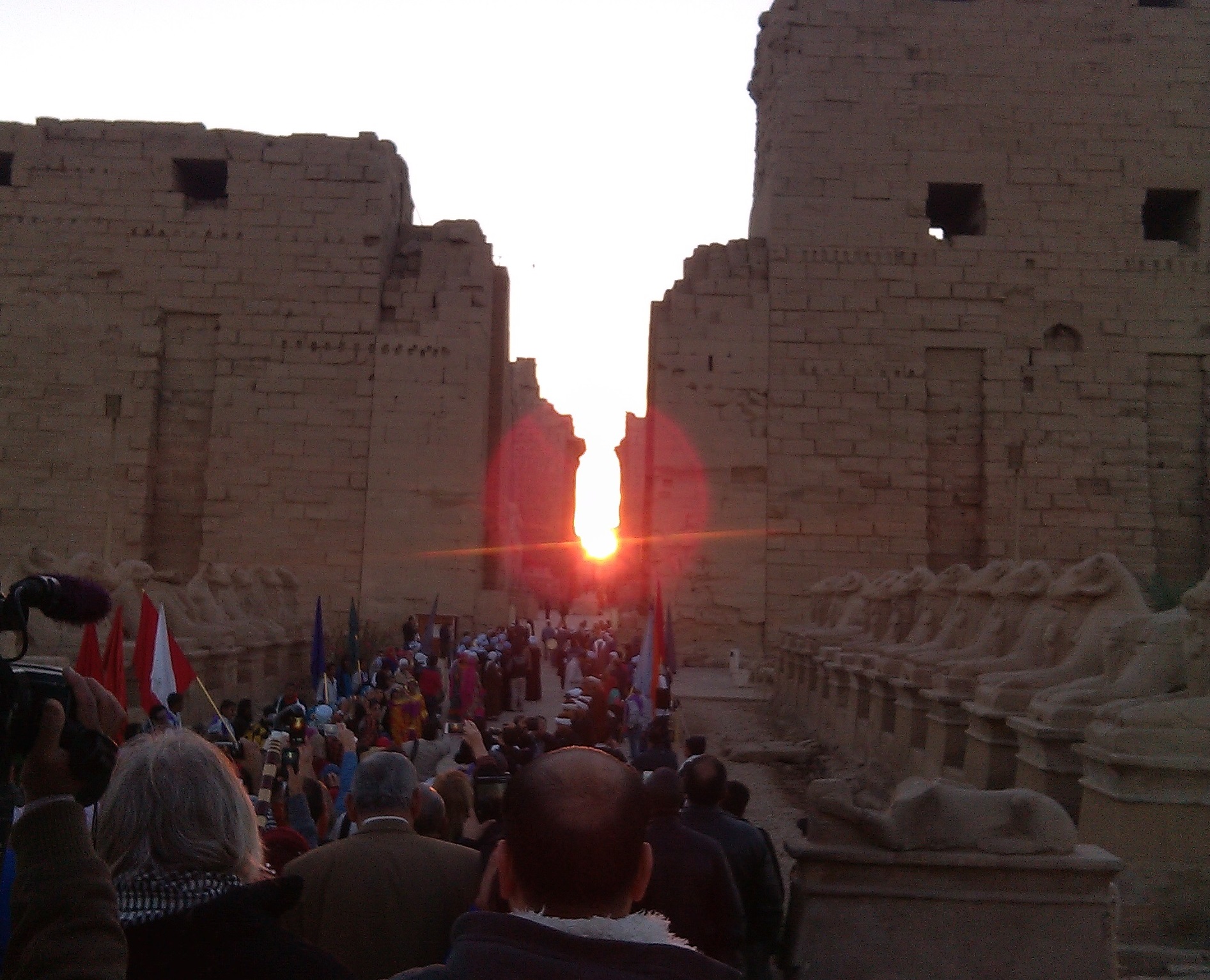 تعامدت الشمس على قدس أقداس معابد الكرنك الفرعونية